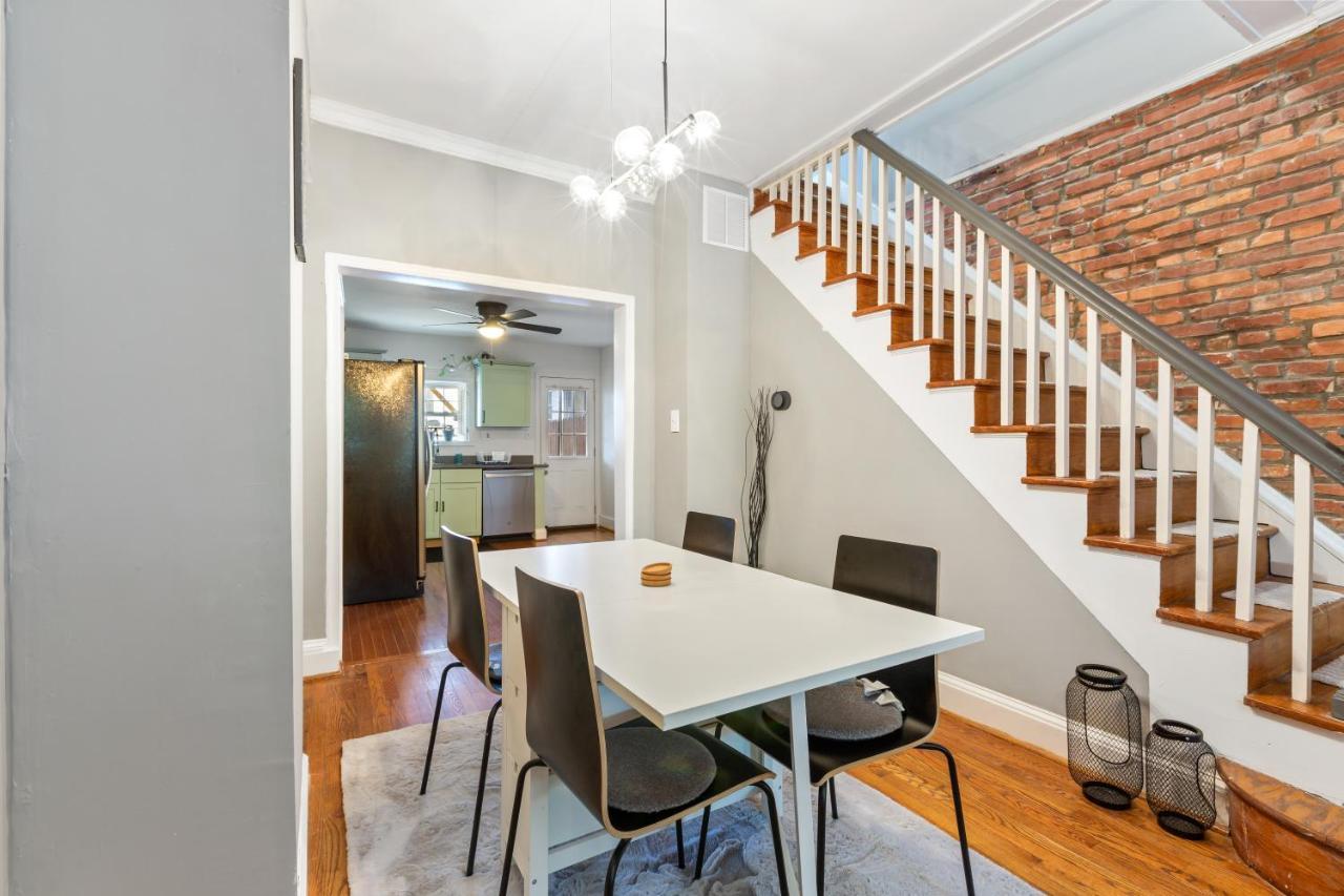 Pristine Townhouse With Rooftop Deck Near Canton! Baltimore Eksteriør billede