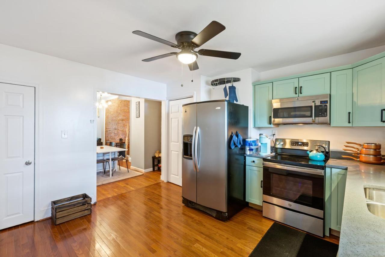 Pristine Townhouse With Rooftop Deck Near Canton! Baltimore Eksteriør billede