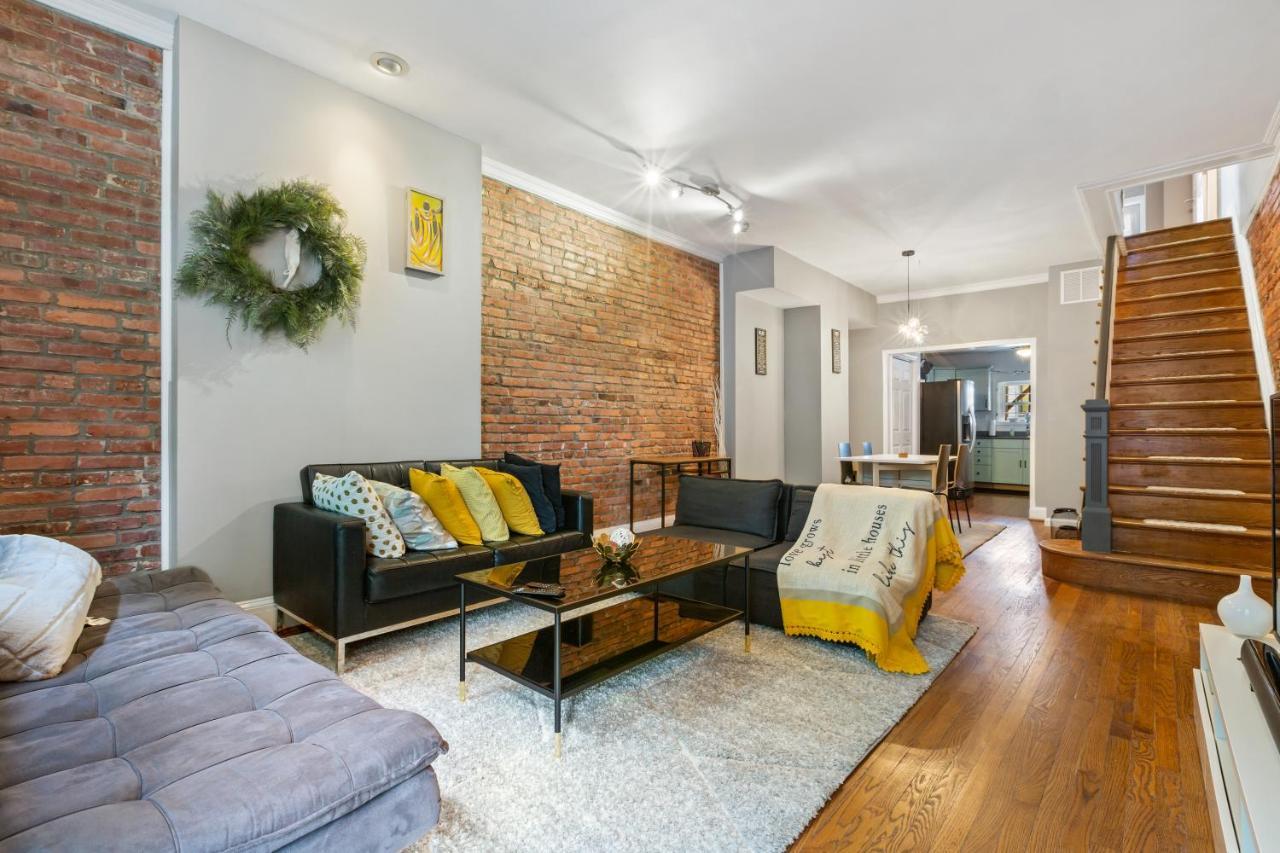 Pristine Townhouse With Rooftop Deck Near Canton! Baltimore Eksteriør billede