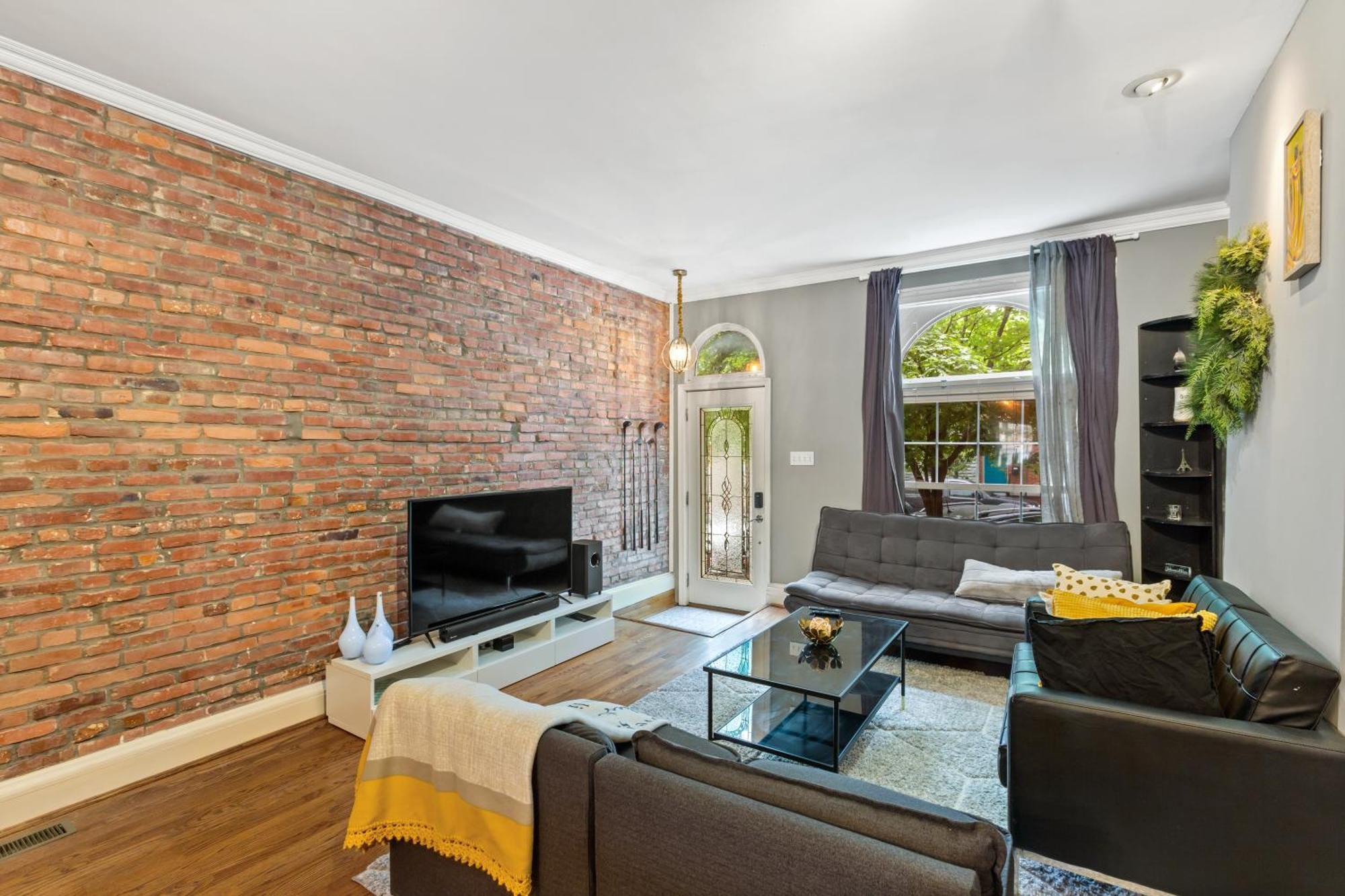 Pristine Townhouse With Rooftop Deck Near Canton! Baltimore Eksteriør billede