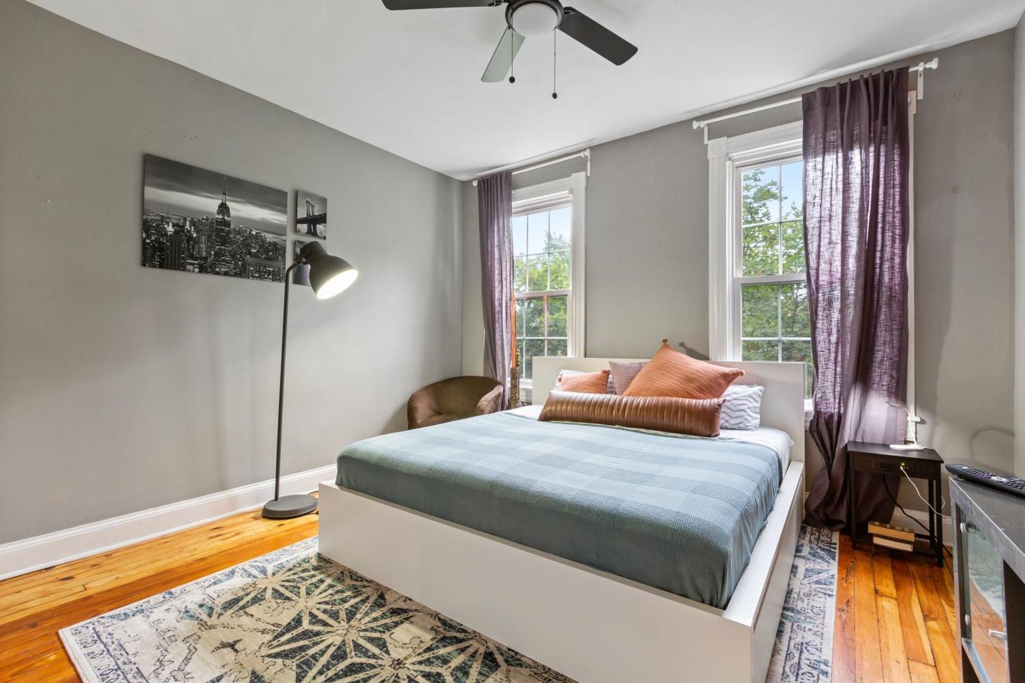 Pristine Townhouse With Rooftop Deck Near Canton! Baltimore Eksteriør billede
