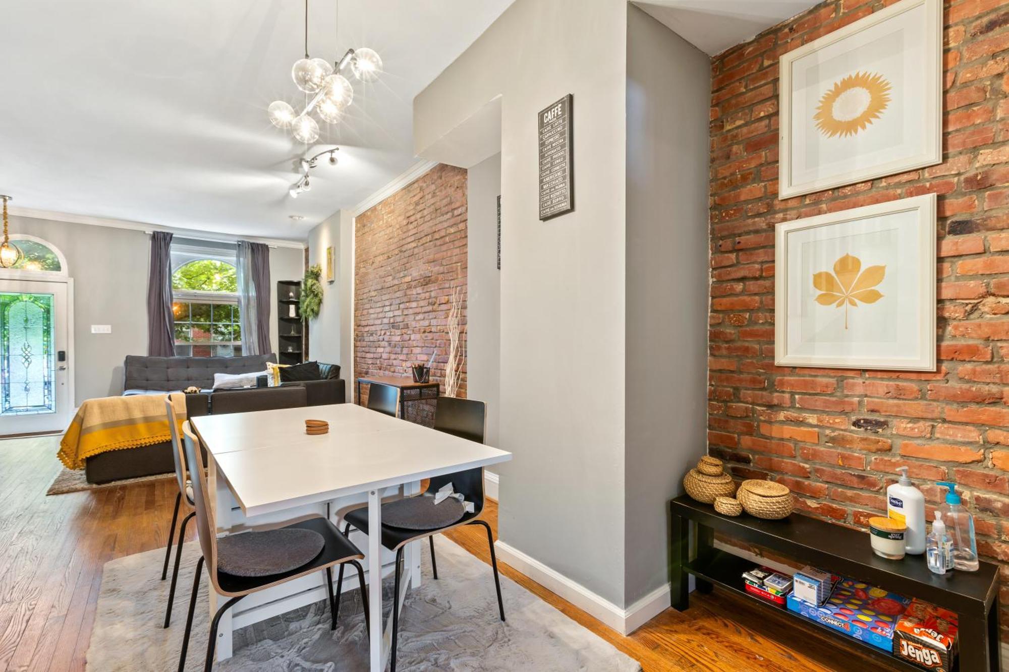 Pristine Townhouse With Rooftop Deck Near Canton! Baltimore Eksteriør billede